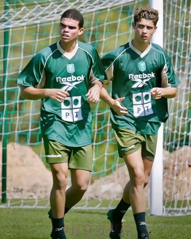 马卡:皇马从未考虑让C罗回归 谣言因球员回来训练